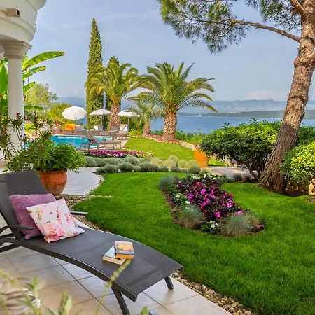 Klara Πανσιόν 4*