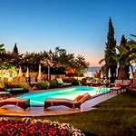 Klara Πανσιόν 4*